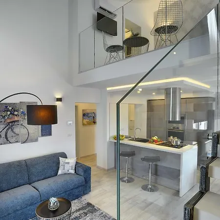 Gallery פולה