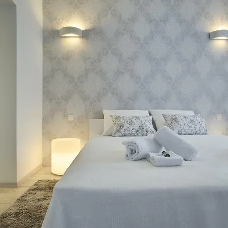 Apartment Gallery *