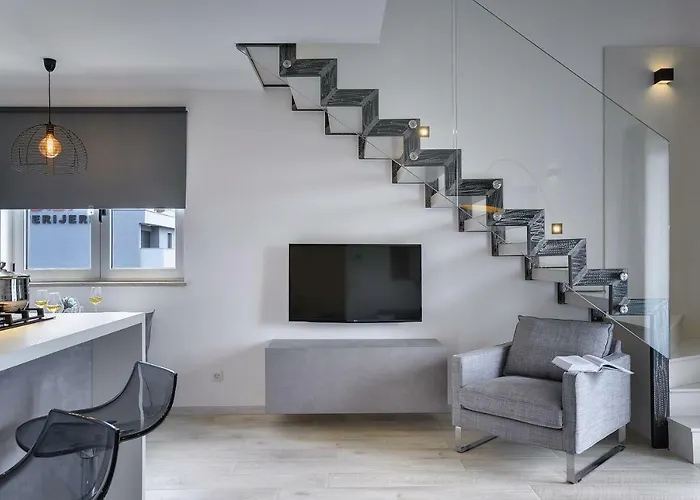 Gallery 아파트 풀라